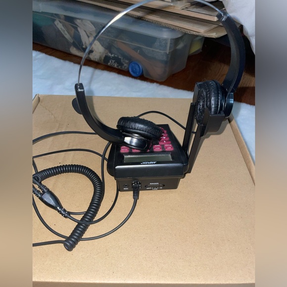 Phone with Keypad Stand and Headset - Picture 11 of 14